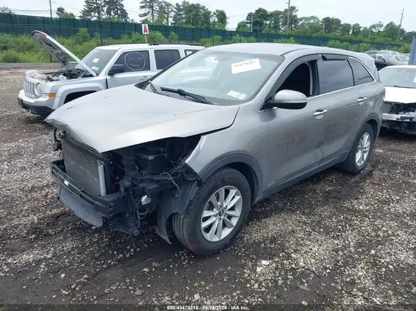 5XYPGDA56KG441916 2019 KIA SORENTO - Image 2