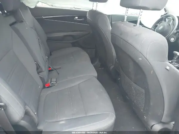 5XYPGDA56KG44950 2019 KIA SORENTO - Image 8