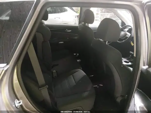 5XYPGDA56KG449840 2019 KIA SORENTO - Image 8