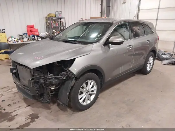 5XYPGDA56KG458778 2019 KIA SORENTO - Image 2