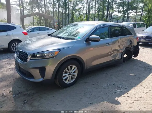 5XYPGDA56KG480912 2019 KIA SORENTO - Image 2
