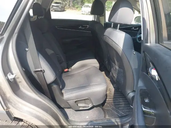 5XYPGDA56KG480912 2019 KIA SORENTO - Image 8