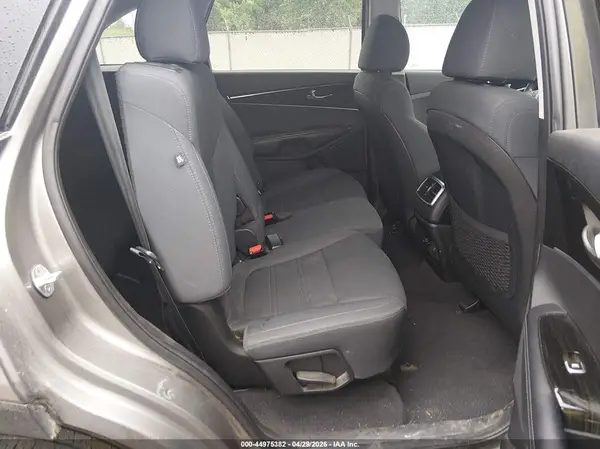 5XYPGDA56KG483051 2019 KIA SORENTO - Image 8