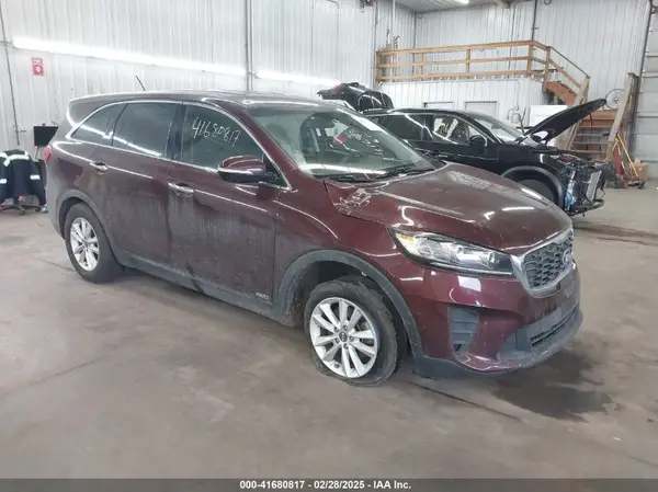 5XYPGDA56KG483373 2019 KIA SORENTO - Image 1
