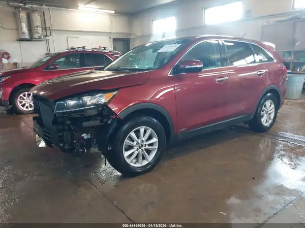 5XYPGDA56KG487942 2019 KIA SORENTO - Image 2