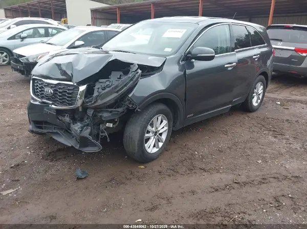 5XYPGDA56KG490081 2019 KIA SORENTO - Image 2
