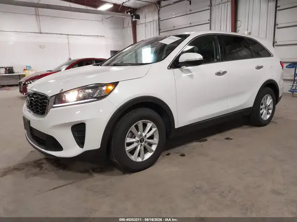 5XYPGDA56KG518249 2019 KIA SORENTO - Image 2