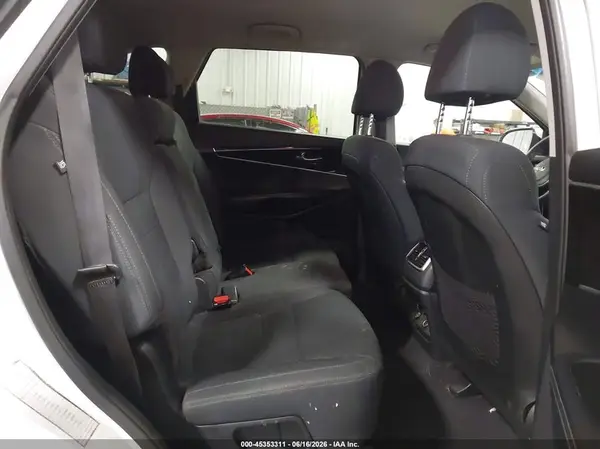 5XYPGDA56KG518249 2019 KIA SORENTO - Image 8