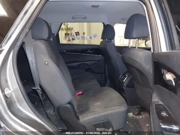 5XYPGDA56KG521684 2019 KIA SORENTO - Image 8
