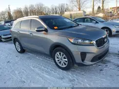 5XYPGDA56KG556404 2019 KIA SORENTO
