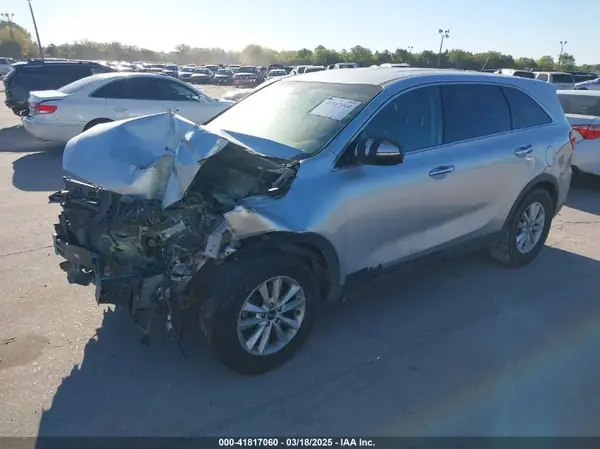 5XYPGDA56KG559934 2019 KIA SORENTO - Image 2