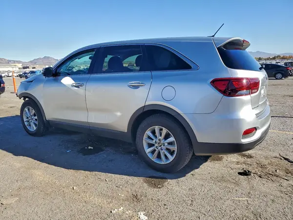 5XYPGDA56KG564308 2019 KIA SORENTO - Image 2