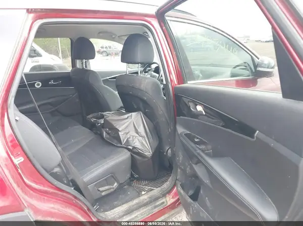 5XYPGDA56KG592867 2019 KIA SORENTO - Image 8