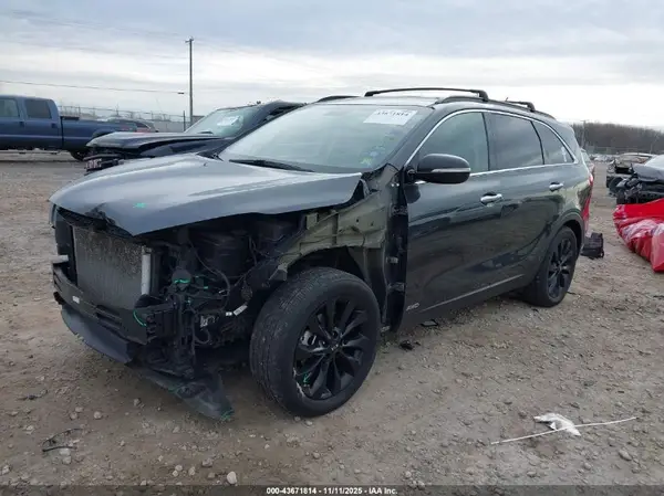 5XYPGDA56KG603706 2019 KIA SORENTO - Image 2