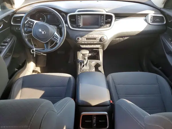 5XYPGDA56KG605083 2019 KIA SORENTO - Image 8