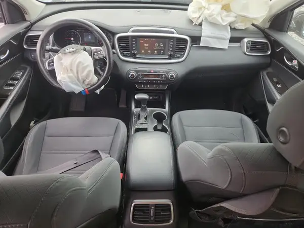 5XYPGDA56KG605777 2019 KIA SORENTO - Image 8