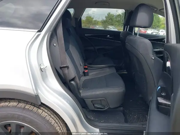 5XYPGDA56LG615100 2020 KIA SORENTO - Image 8