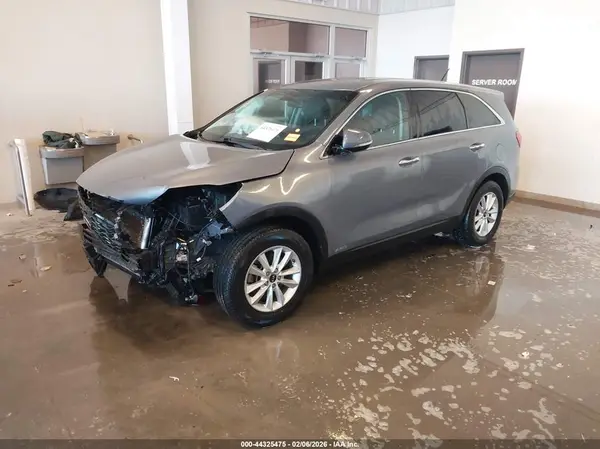 5XYPGDA56LG617431 2020 KIA SORENTO - Image 2