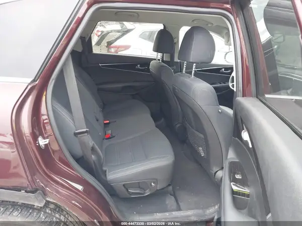 5XYPGDA56LG647657 2020 KIA SORENTO - Image 8