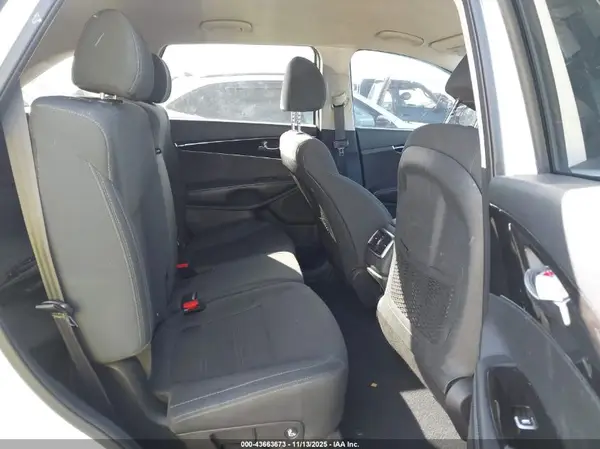 5XYPGDA56LG695823 2020 KIA SORENTO - Image 8