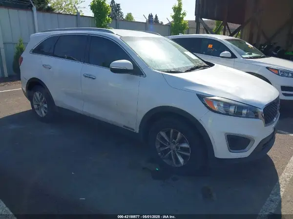 5XYPGDA57GG009665 2016 KIA SORENTO - Image 1