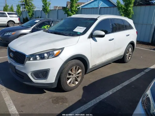 5XYPGDA57GG009665 2016 KIA SORENTO - Image 2