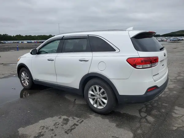 5XYPGDA57GG016258 2016 KIA SORENTO - Image 2