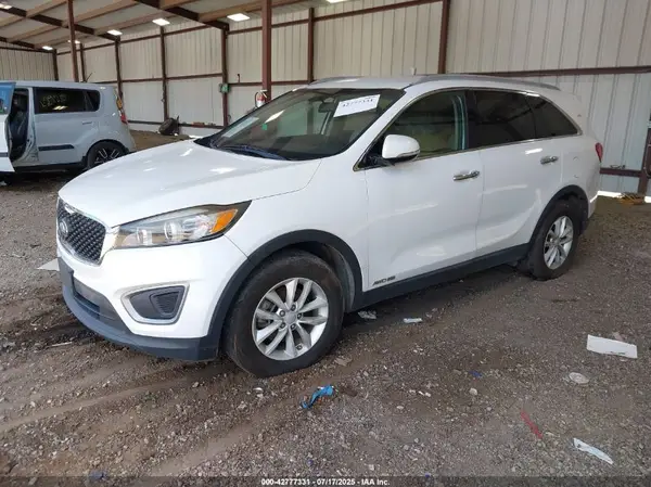 5XYPGDA57GG024036 2016 KIA SORENTO - Image 2
