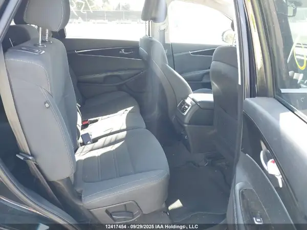 5XYPGDA57GG085810 2016 KIA SORENTO - Image 8