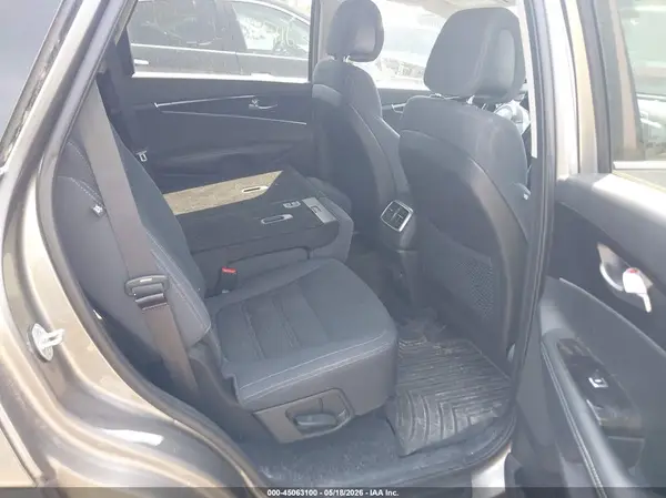 5XYPGDA57GG089856 2016 KIA SORENTO - Image 8