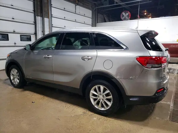 5XYPGDA57GG105943 2016 KIA SORENTO - Image 2