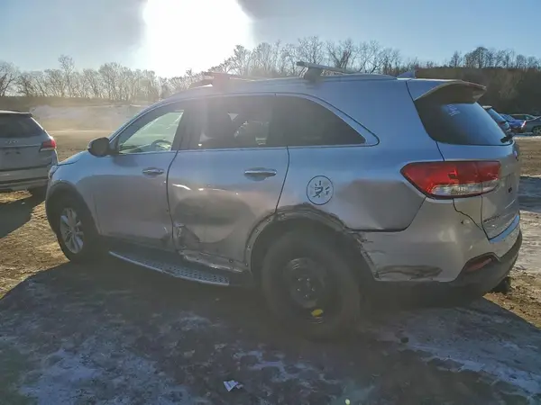 5XYPGDA57GG109541 2016 KIA SORENTO - Image 2