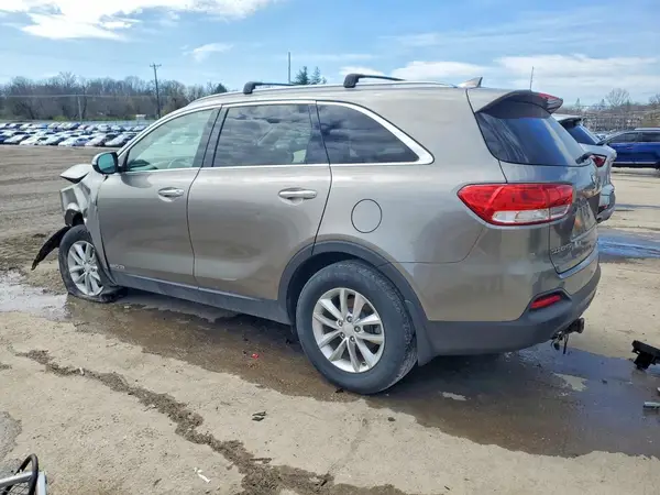 5XYPGDA57GG133449 2016 KIA SORENTO - Image 2