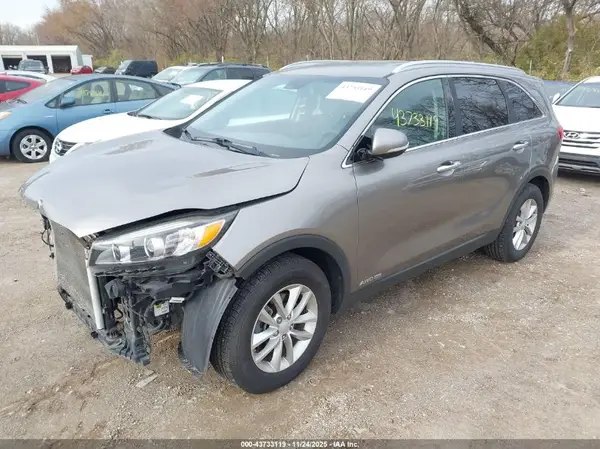 5XYPGDA57GG134987 2016 KIA SORENTO - Image 2