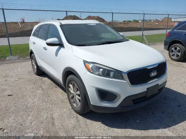 5XYPGDA57GG135377 2016 KIA SORENTO - Image 1