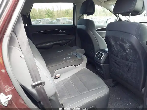 5XYPGDA57GG136884 2016 KIA SORENTO - Image 8