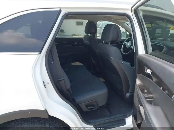 5XYPGDA57GG138389 2016 KIA SORENTO - Image 8