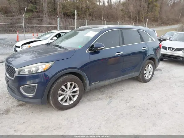 5XYPGDA57GG151353 2016 KIA SORENTO - Image 2