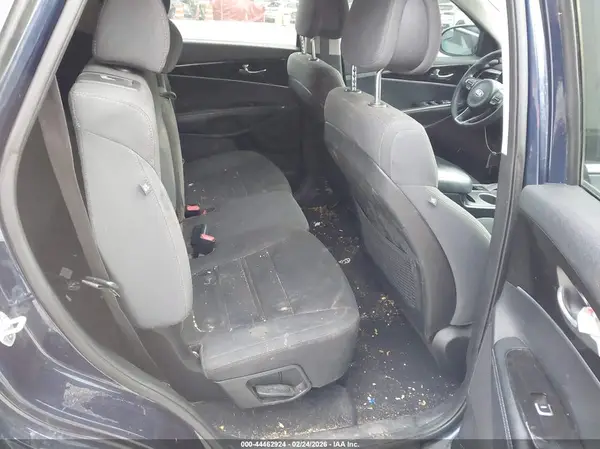 5XYPGDA57GG151353 2016 KIA SORENTO - Image 8