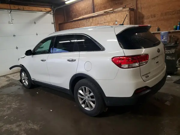 5XYPGDA57GG159842 2016 KIA SORENTO - Image 2