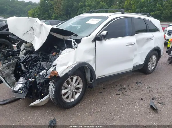 5XYPGDA57GG175541 2016 KIA SORENTO - Image 2