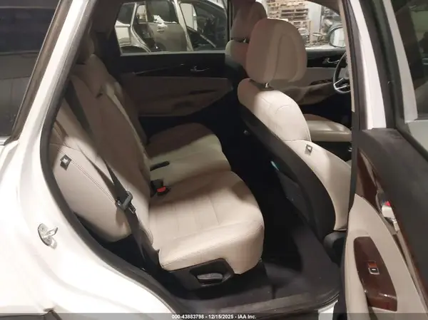 5XYPGDA57GG177953 2016 KIA SORENTO - Image 8