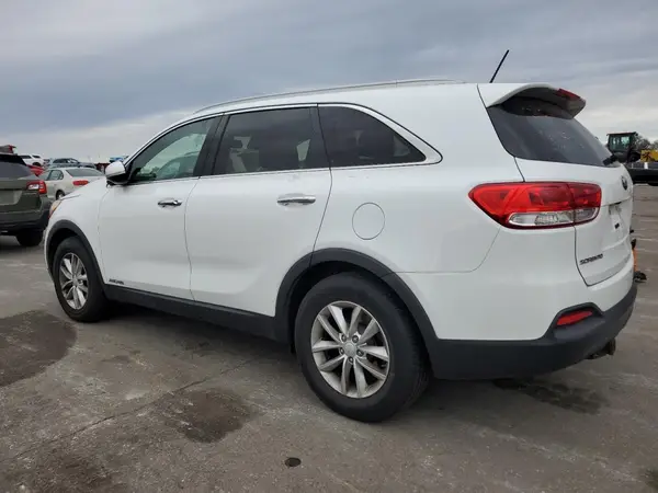 5XYPGDA57GG178939 2016 KIA SORENTO - Image 2