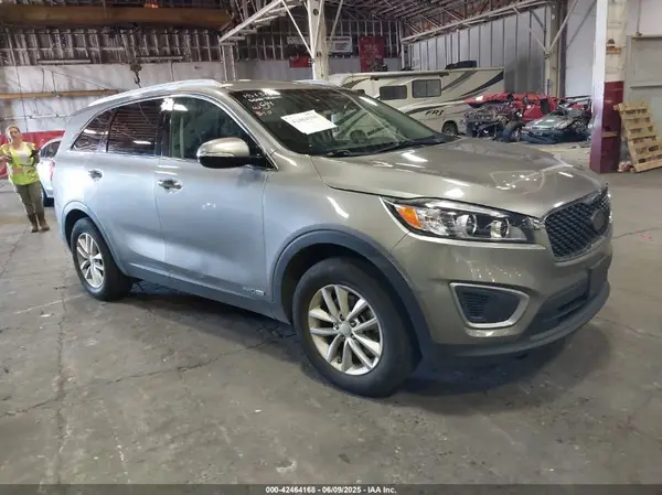 5XYPGDA57GG180397 2016 KIA SORENTO - Image 1