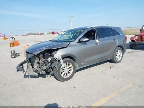 5XYPGDA57HG190526 2017 KIA SORENTO - Image 2