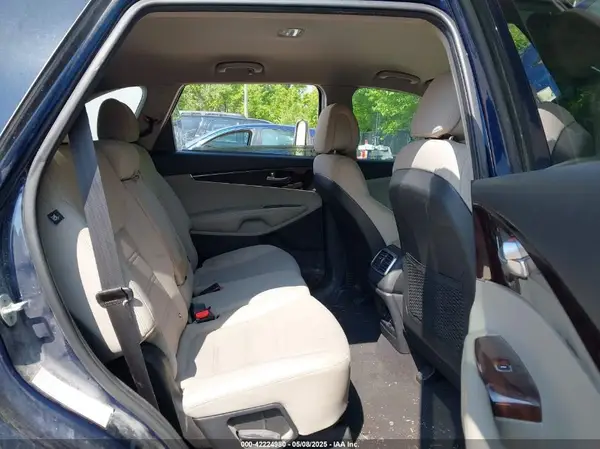 5XYPGDA57HG191420 2017 KIA SORENTO - Image 8