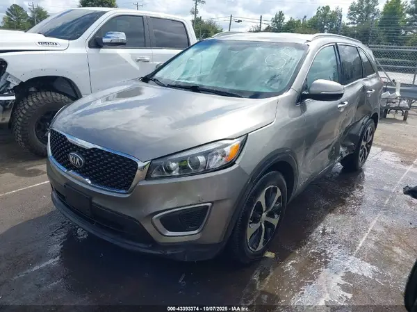 5XYPGDA57HG192468 2017 KIA SORENTO - Image 2