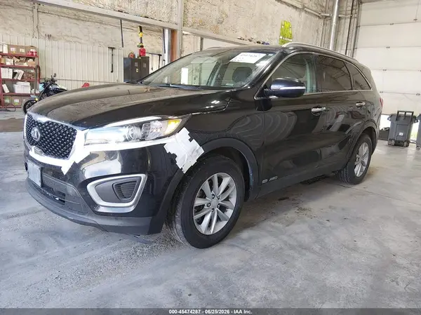 5XYPGDA57HG193734 2017 KIA SORENTO - Image 2