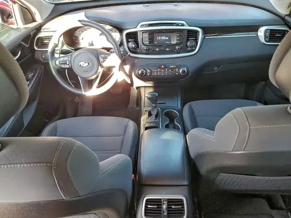 5XYPGDA57HG193913 2017 KIA SORENTO - Image 8