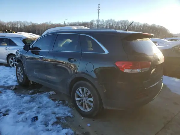 5XYPGDA57HG194396 2017 KIA SORENTO - Image 2